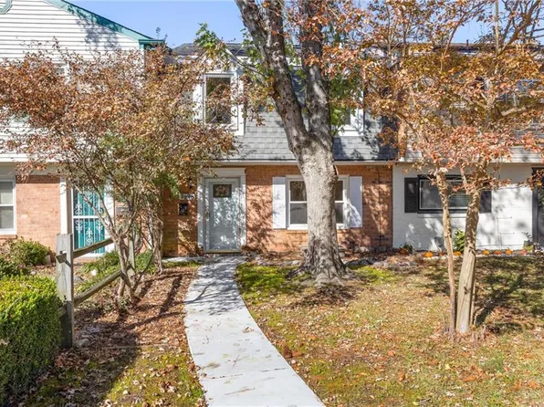 2240 Chadwick Dr, Virginia Beach, VA 23454