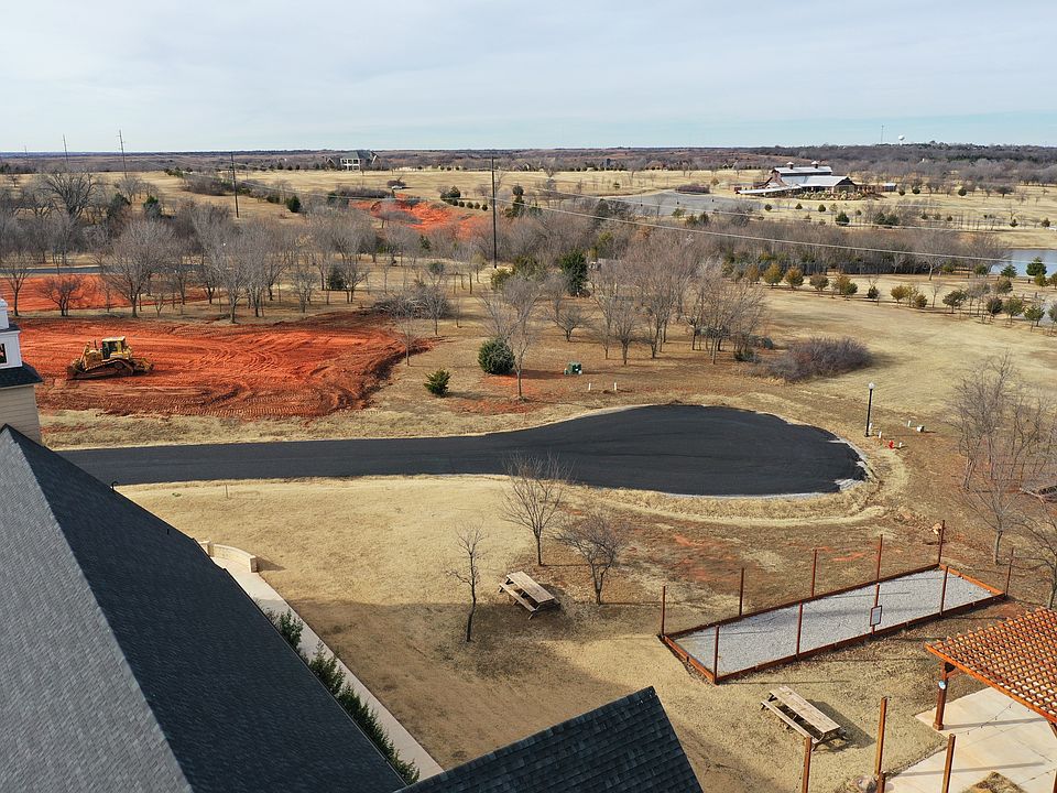 1st image of 674 Barn Cir