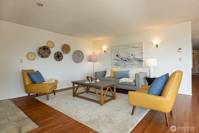 5th image of 2219 13th Avenue W #5