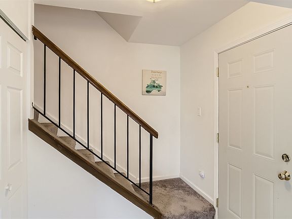 3rd image of 1078 Hampton Hbr #0