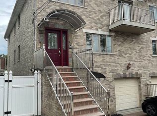 2422 Seymour Ave, Bronx, NY 10469