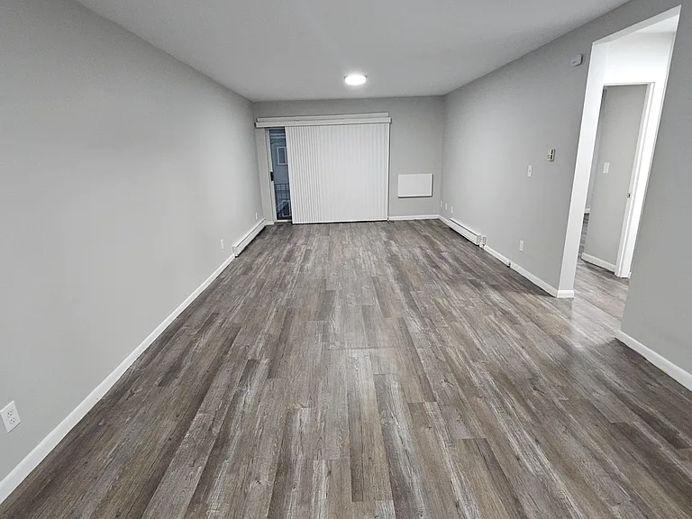 480 Norfolk St — Photo 4