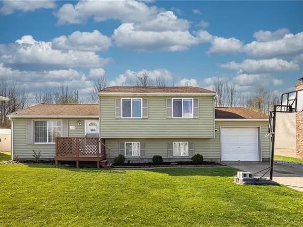 2133 Saint Andrew Dr, Erie, PA 16509