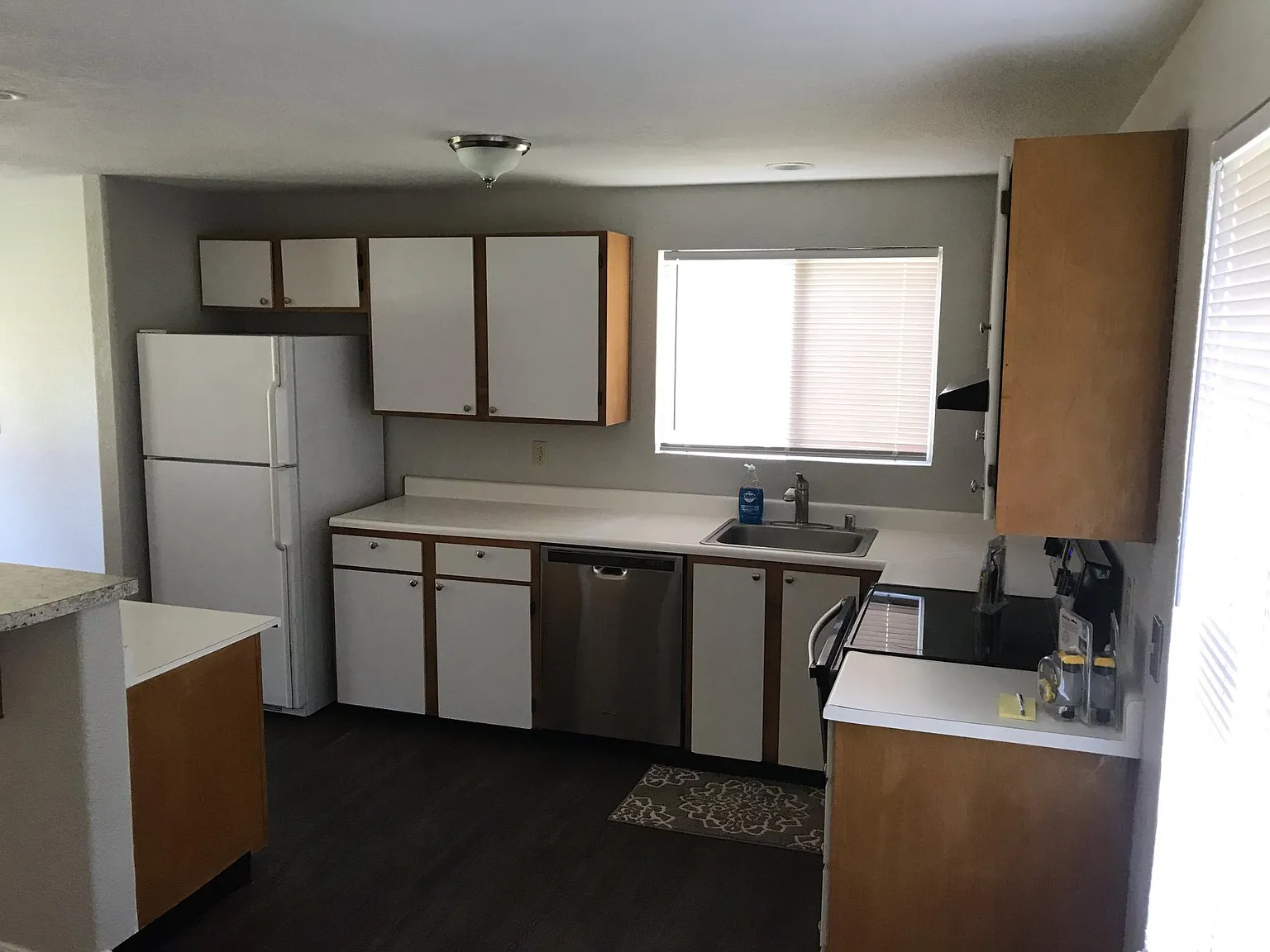 3 bed, 1100 sqft, $2,450 — Photo 3