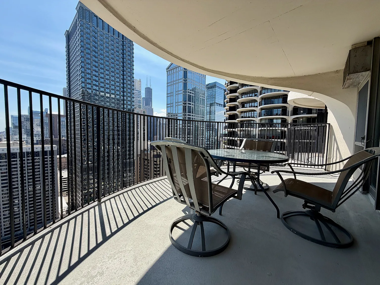 300 N State St — Photo 4
