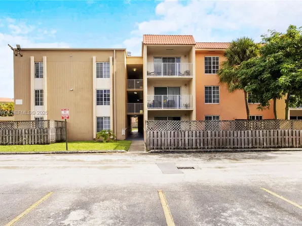 5201 Geneva Way APT 211, Doral, FL 33166