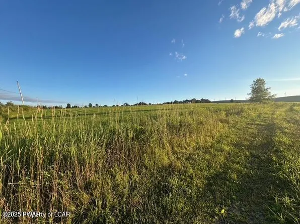Spewak Rd, Waymart, PA 18472
