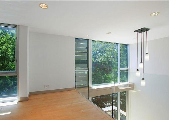 4th image of 377 Pacific St #B