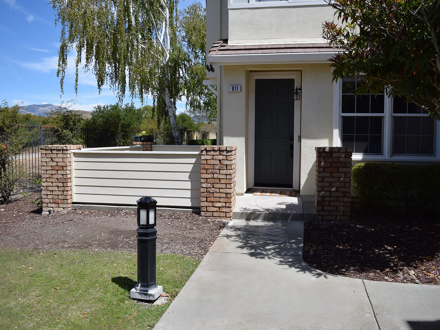 4 bed, 1892 sqft, $4,800 — Photo 2