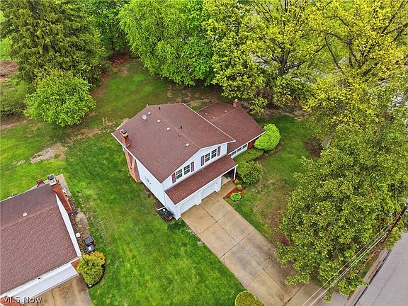 3rd image of 2445 Olentangy Dr