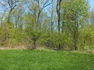 40 Old Tannery Rd, Monroe, CT 06468