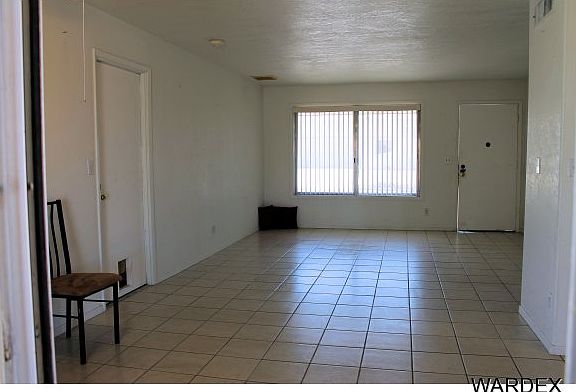 4th image of 823 Lakeland Dr