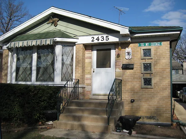 2435 Wood St photo 1