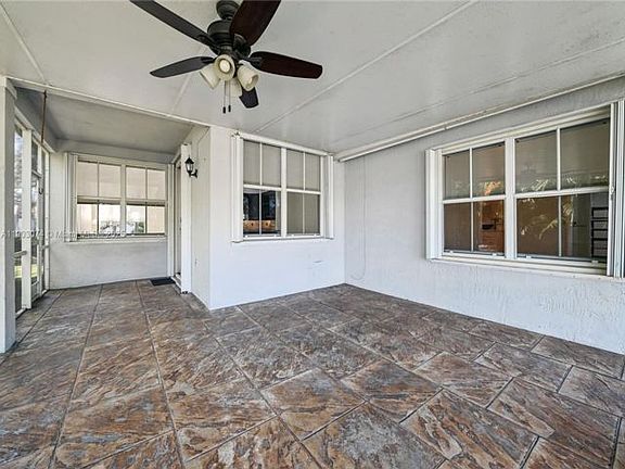 3rd image of 857 Sand Creek Cir