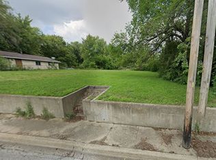 1048 S Martin Luther King Jr Dr, Decatur, IL 62521