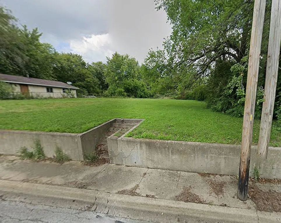 1048 S Martin Luther King Jr Dr photo 1