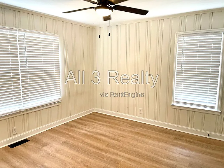 204 Bryan St — Photo 6