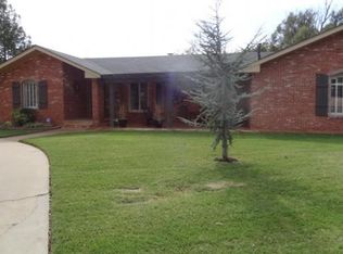 820 N College St, Cordell, OK 73632