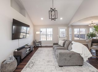 1014 S Strasbourg Ave, Springfield, MO 65802