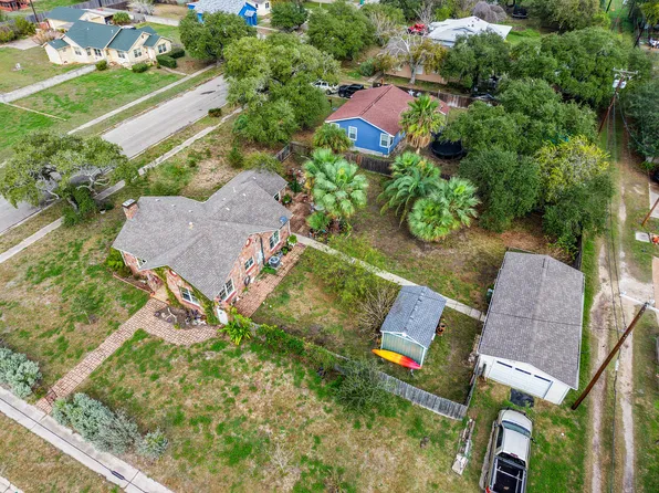 444 W Wheeler Ave, Aransas Pass, TX 78336