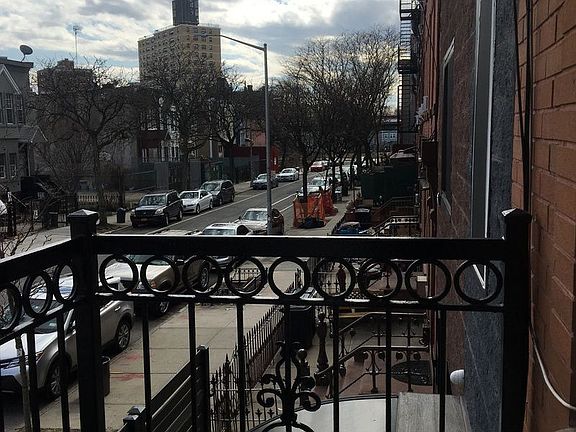 5th image of 1065 Jefferson Ave #2