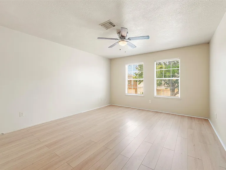 19526 Cliffsage Ct — Photo 23