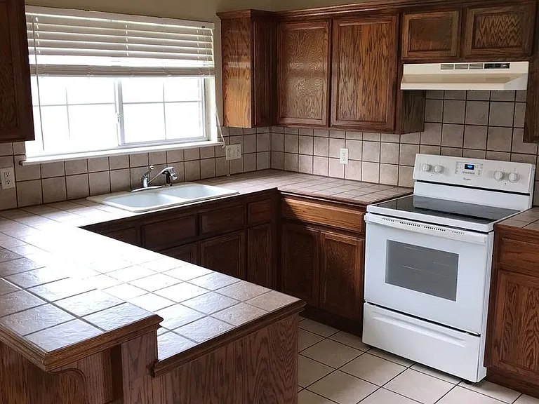 1731 Concord Dr — Photo 4