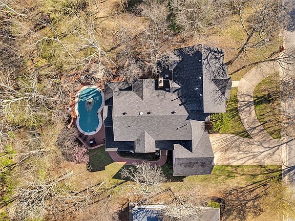 3rd image of 2838 E Brandon Cir
