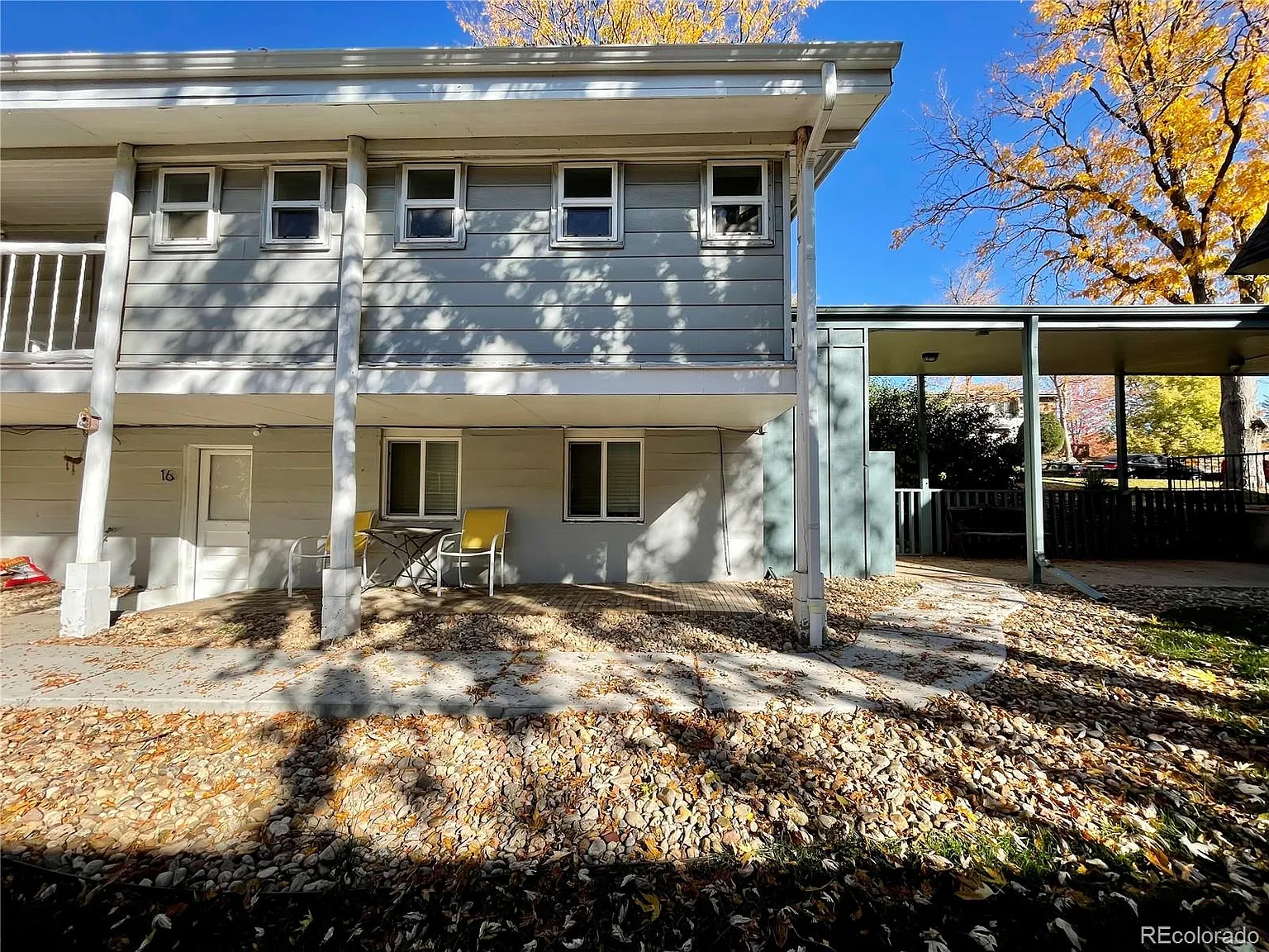 2 bed, 1.0 bath, 1200 sqft, $2,400 — Photo 2