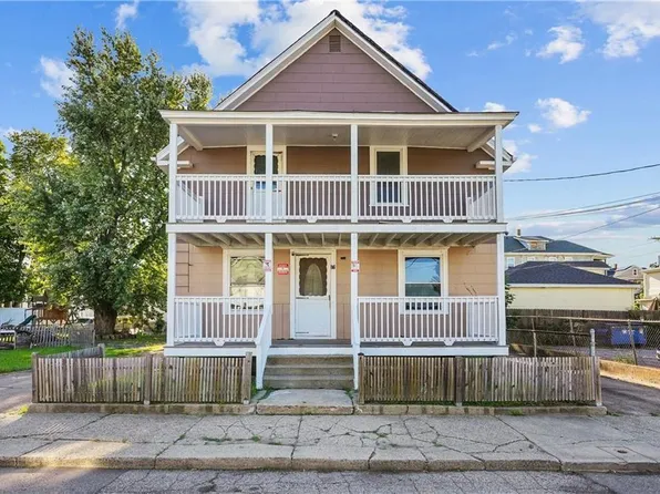 27 Heroux Ave, Woonsocket, RI 02895