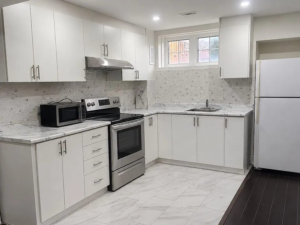 404 Nairn Cir #BASEMENT