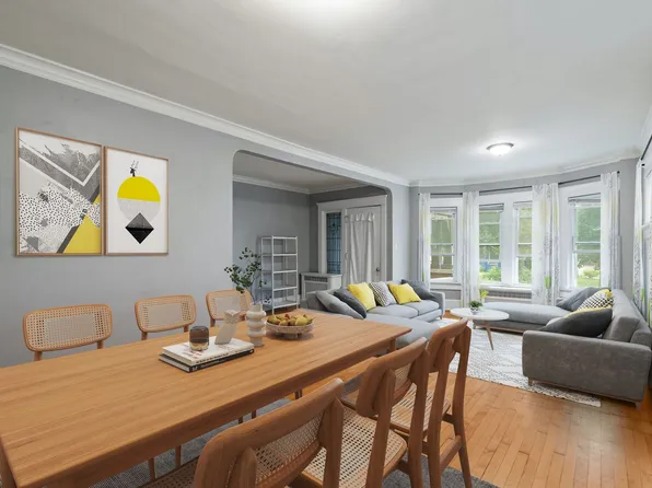 2925 N Murray Ave, Milwaukee, WI 53211