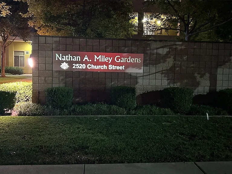 Miley Gardens at Eastmont- 55+ Senior Affordable Community — Photo 18