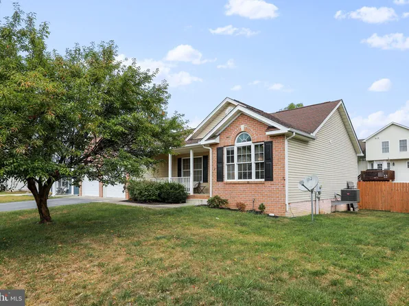 81 Bunting Ave, Martinsburg, WV 25405