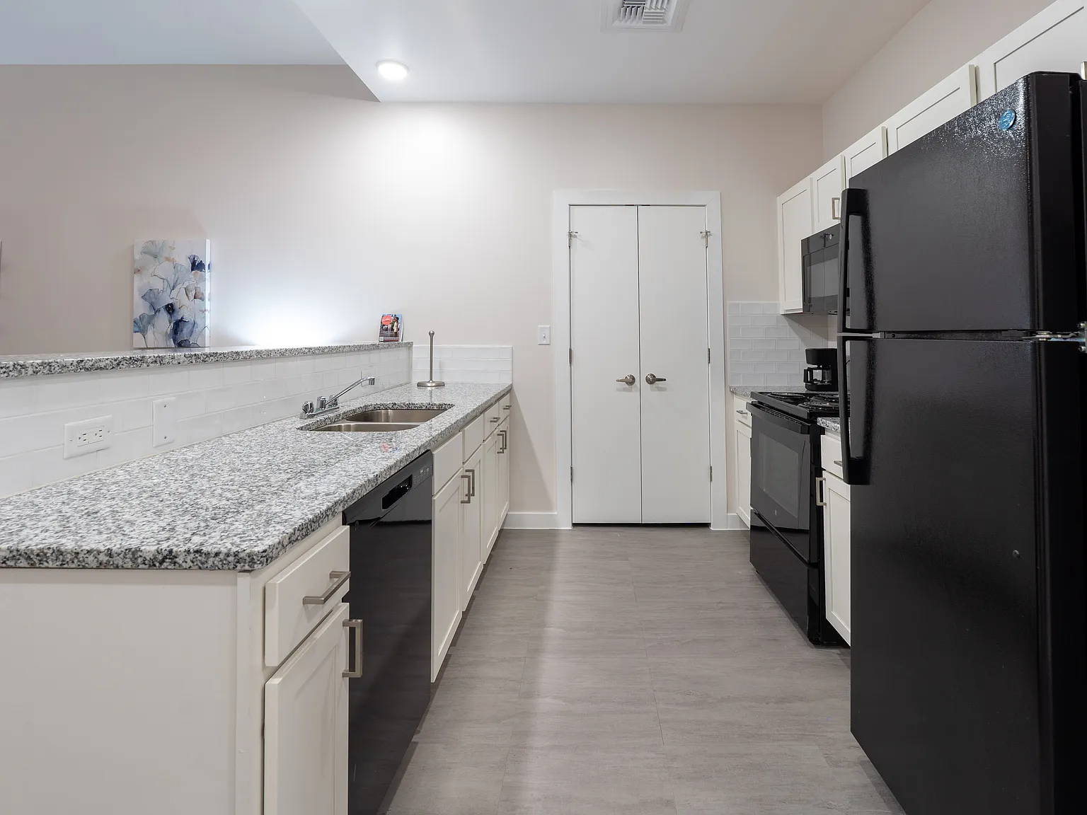 1 bed, 792 sqft, $1,600 — Photo 4
