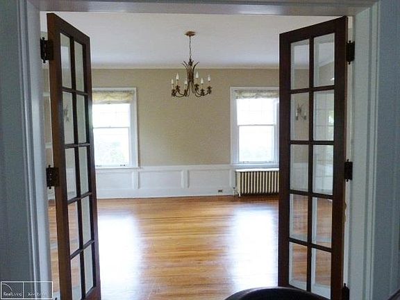 5th image of 1014 Kensington Ave