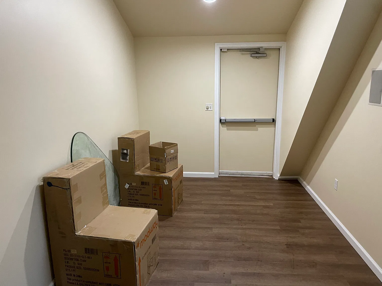 3 bed, 1.5 bath, 1250 sqft, $1,700 — Photo 1