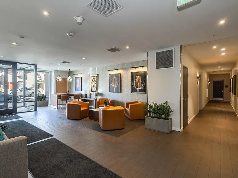 Colewood Apartments — Photo 1