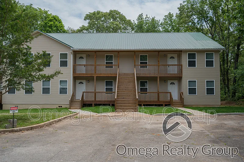 1180 Aquarius Dr