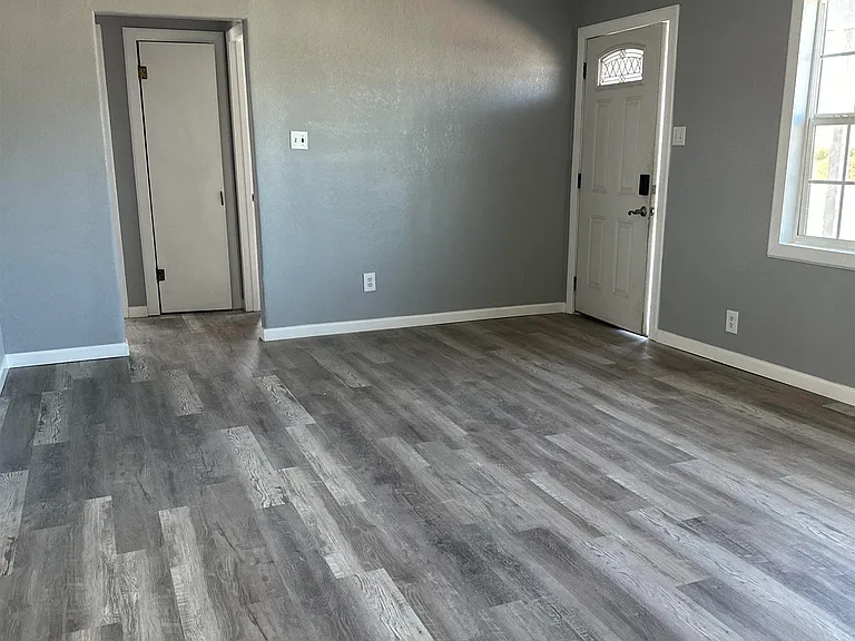 1602 W Tilden St — Photo 3