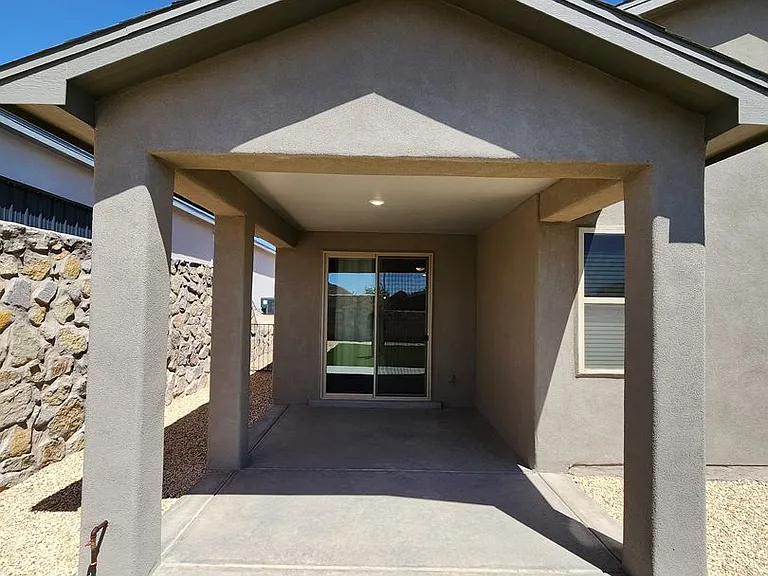4711 Big Springs St — Photo 32