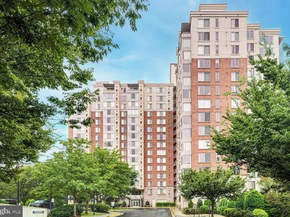 2726 Gallows Rd APT 705, Vienna, VA 22180