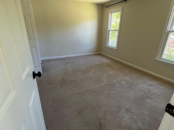 4th image of 129 Mellington Ln