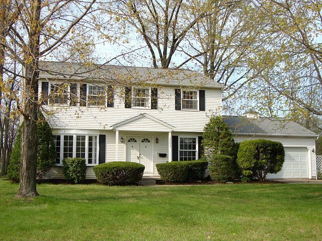 1st image of 32692 Carriage Ln