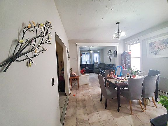 1st Floor Dinning room 