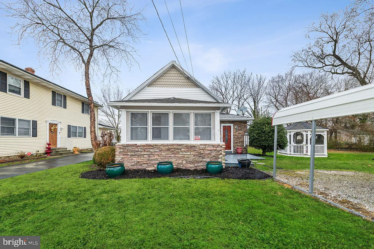 30410 Pine St photo 1