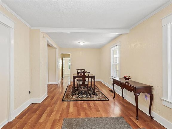 4th image of 424 N Brighton Ave