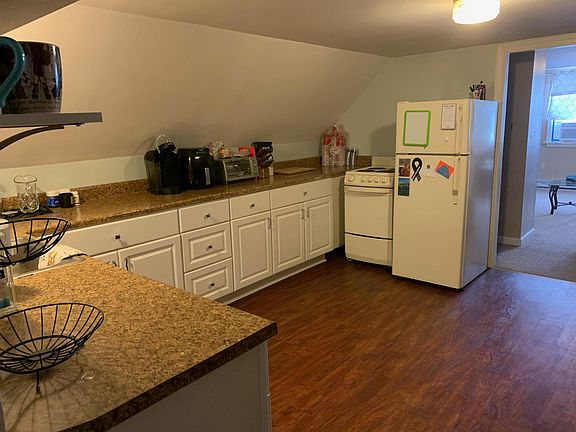 4th image of 273 Hillsdale Ave