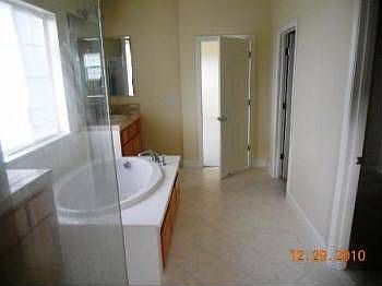 4th image of 4453 Niland St