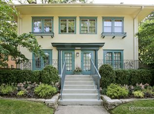 2610 Walnut Ave, Evanston, IL 60201